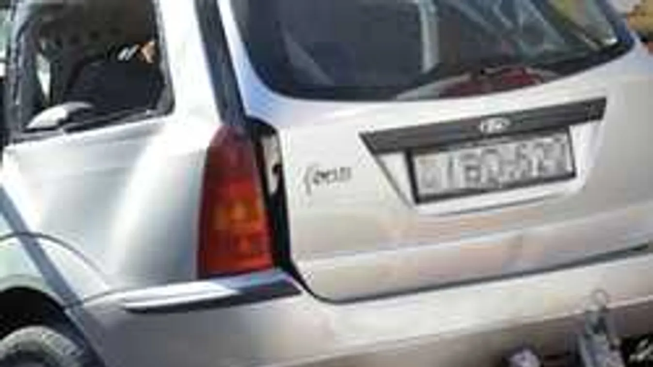 Megjöttek az első helyszíni fotók: halálos vonatbaleset Bajánál