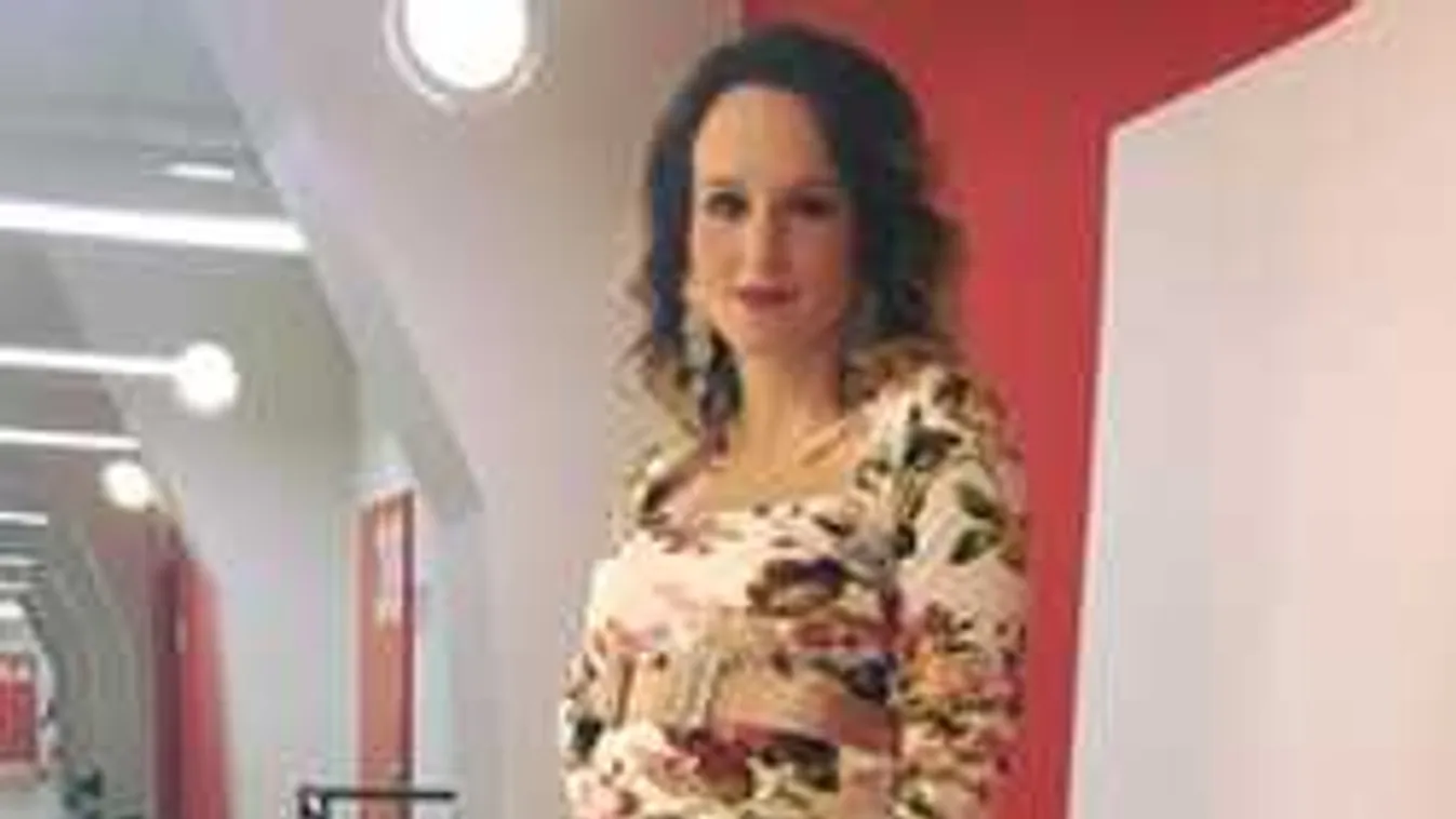 Drámai részletek, ikrei születtek a magyar énekesnőnek