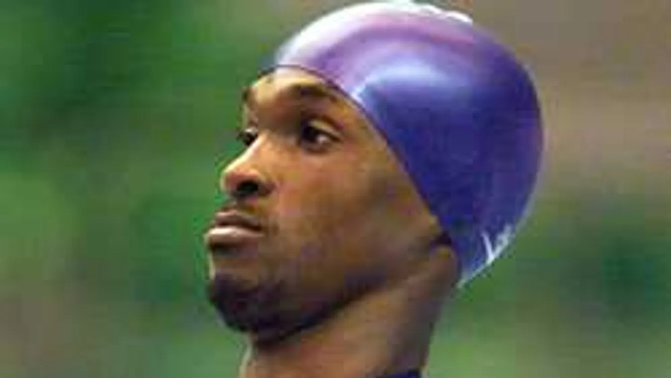 Lefotózták a reptéren, világsztár érkezett Budapestre