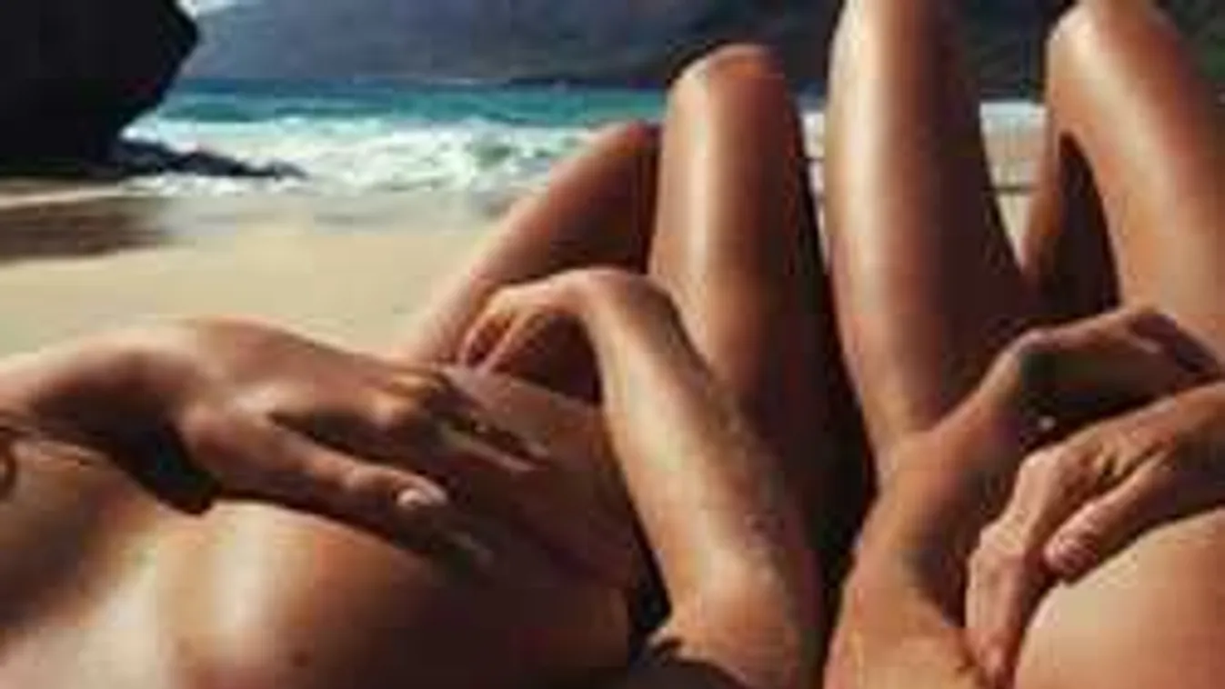 Pucéran úszkáló lányt lestek meg a kajakozók