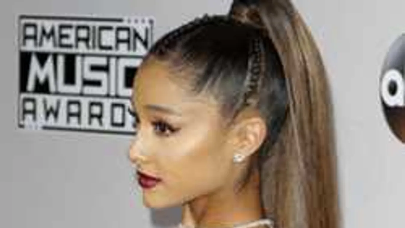 Felbontották az eljegyzést, végleg szakított az álompár