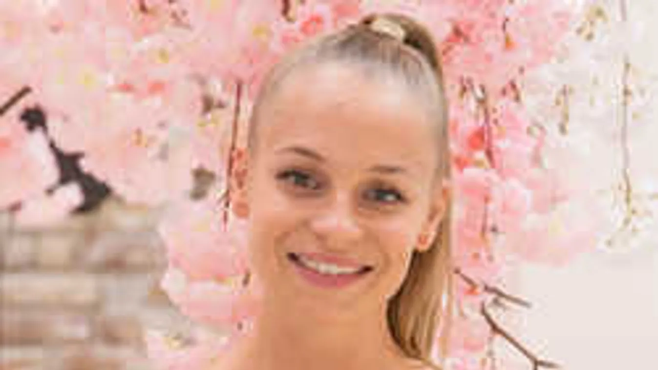 Tangás bikiniben mutatta meg kőkemény popsiját Iszak Eszter