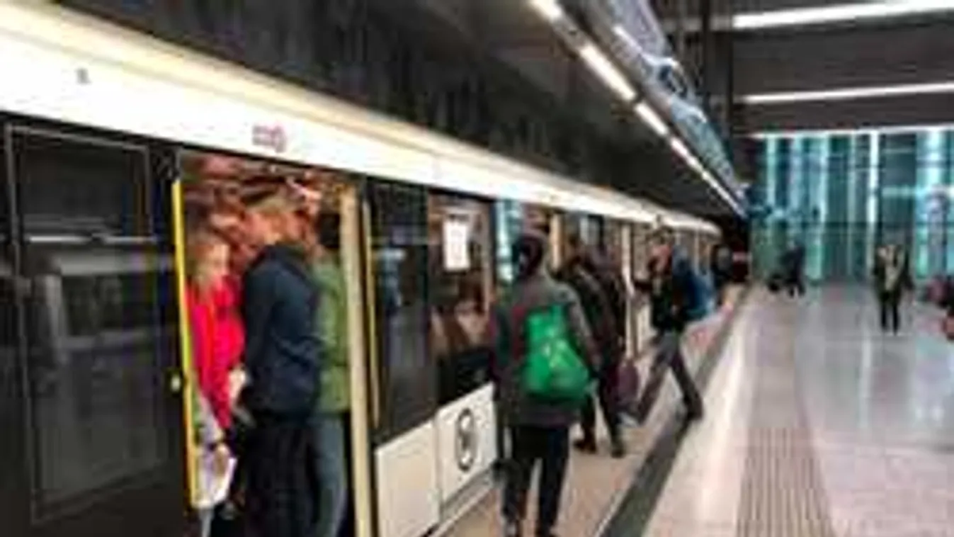 Elviselhetetlen  a zsúfoltság az M4-es metrón