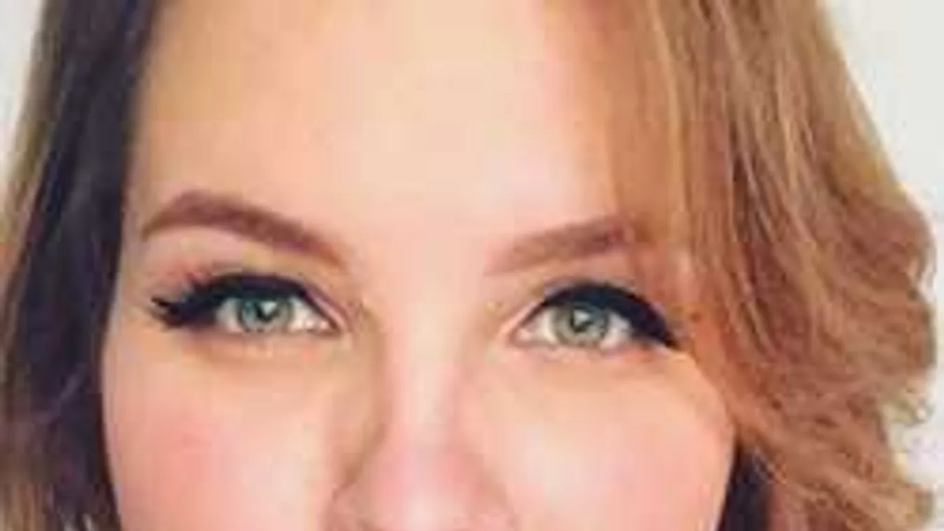 Hú ez forró: Megmutatta formás kebleit Tóth Vera