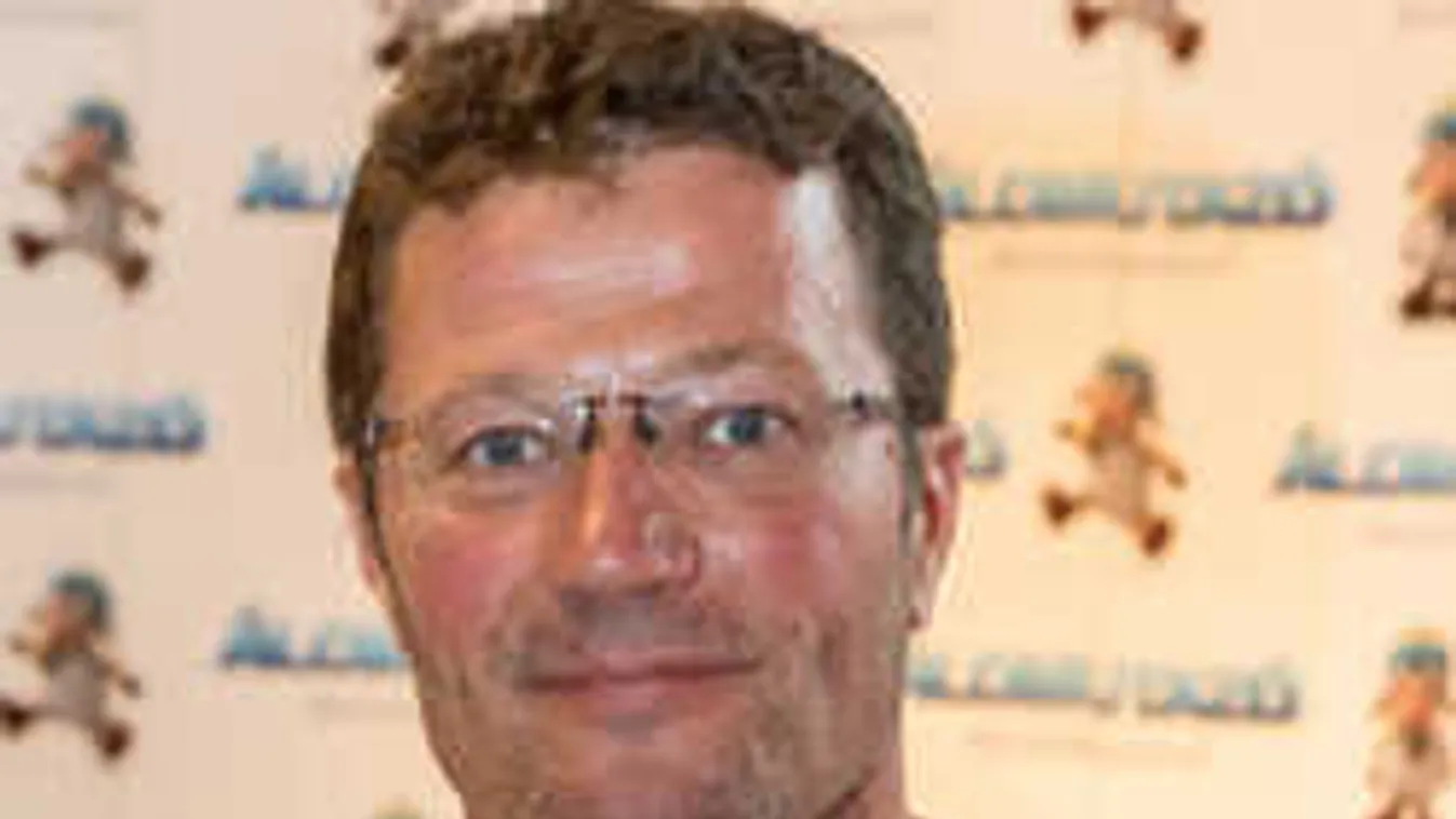 Megindító fotóval üzent a lányának Stohl András