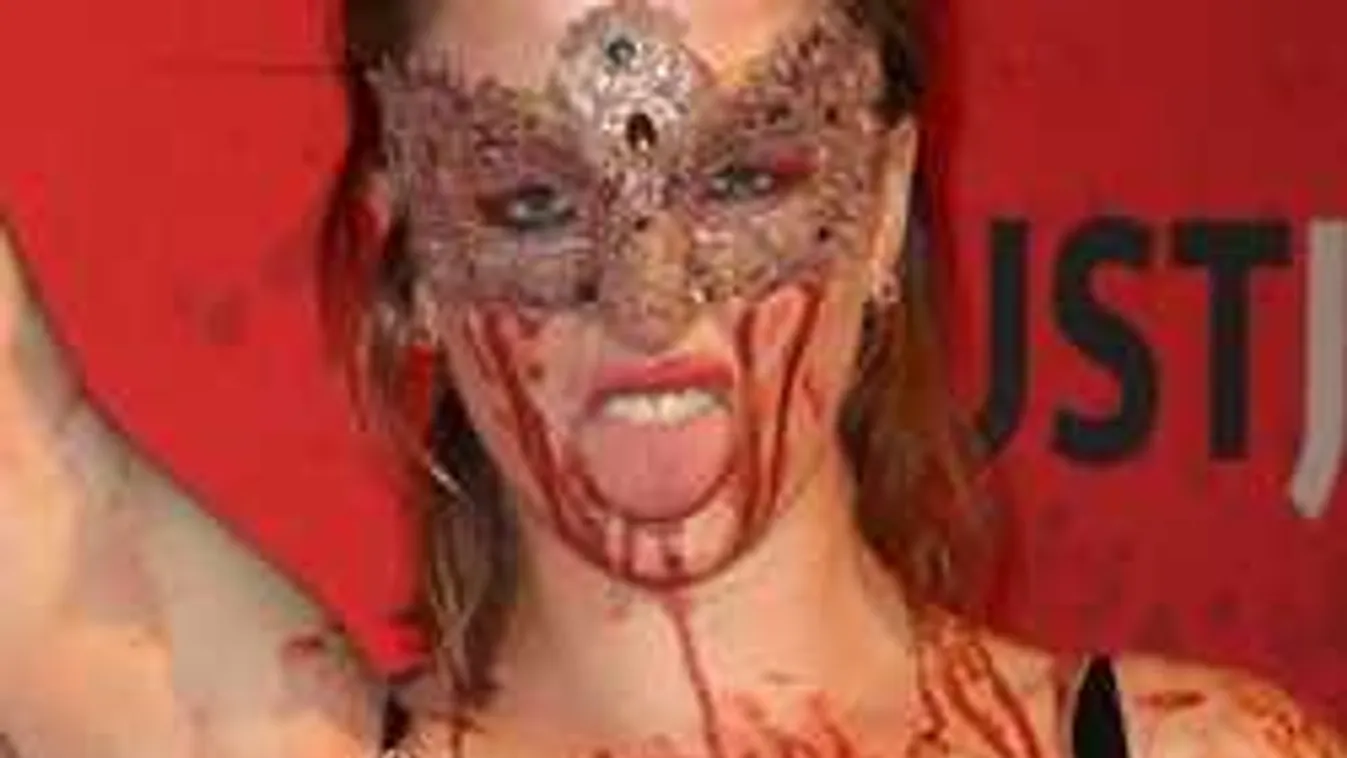 Ijesztően szexi, talpig véresen mutatta meg bájait a sztárcsemete