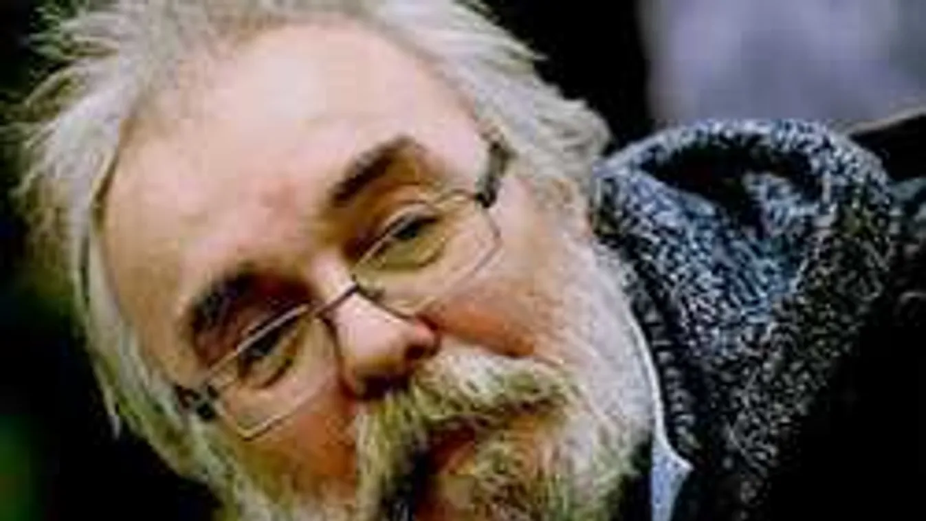 Megtörte a csendet a Família Kft. elhunyt sztárjának fia