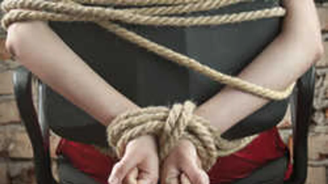 Botrány a magyar pszichiátrián, padhoz kötözve találták a betegeket