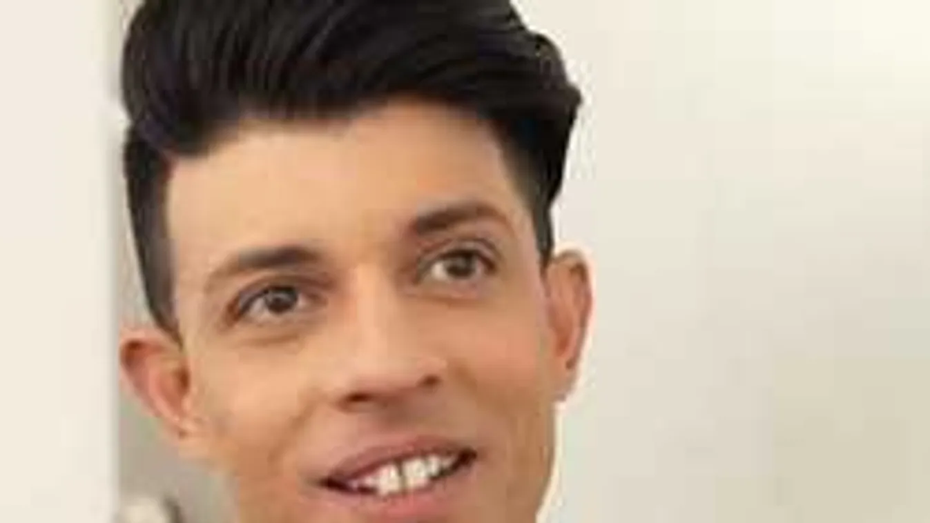 Szívszorító fotó a temetőből: Barátját gyászolja a magyar énekes