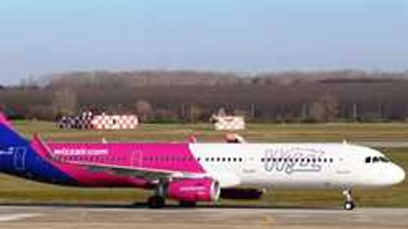 Lefejelte a Wizz Air gépen a rendőrt, megkapta a magáét