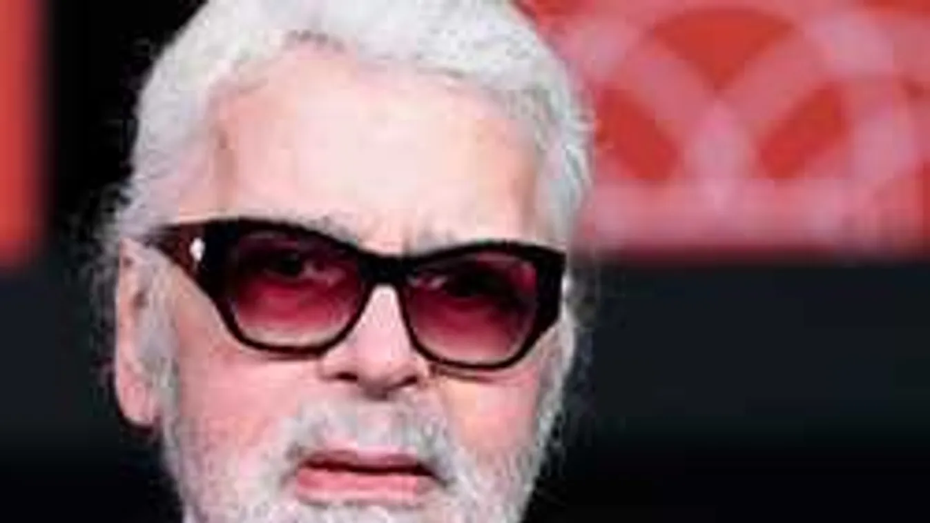 Még a rajongók is hátrahőköltek: Mi történt a divatikon fogaival?