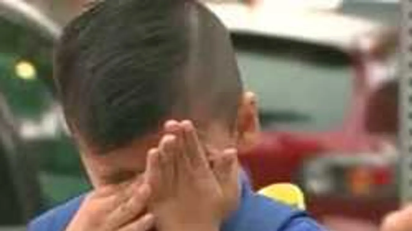 Teljesen rákattant a világ erre a kisfiúra, milliók tekintik hősnek