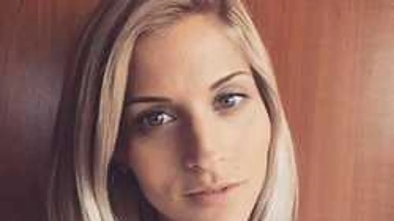 Gólyahír, megszületett Tápai Szabina kislánya