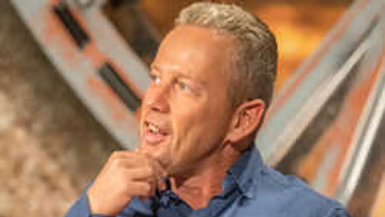 Kiderült az igazság: Begyógyszerezve állt színpadra a Tv2 sztárja