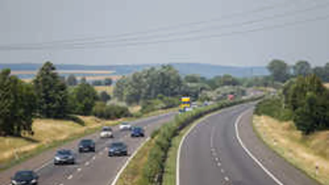 Elképedtek az autósok az 1-es főúton: ilyet még te sem láttál