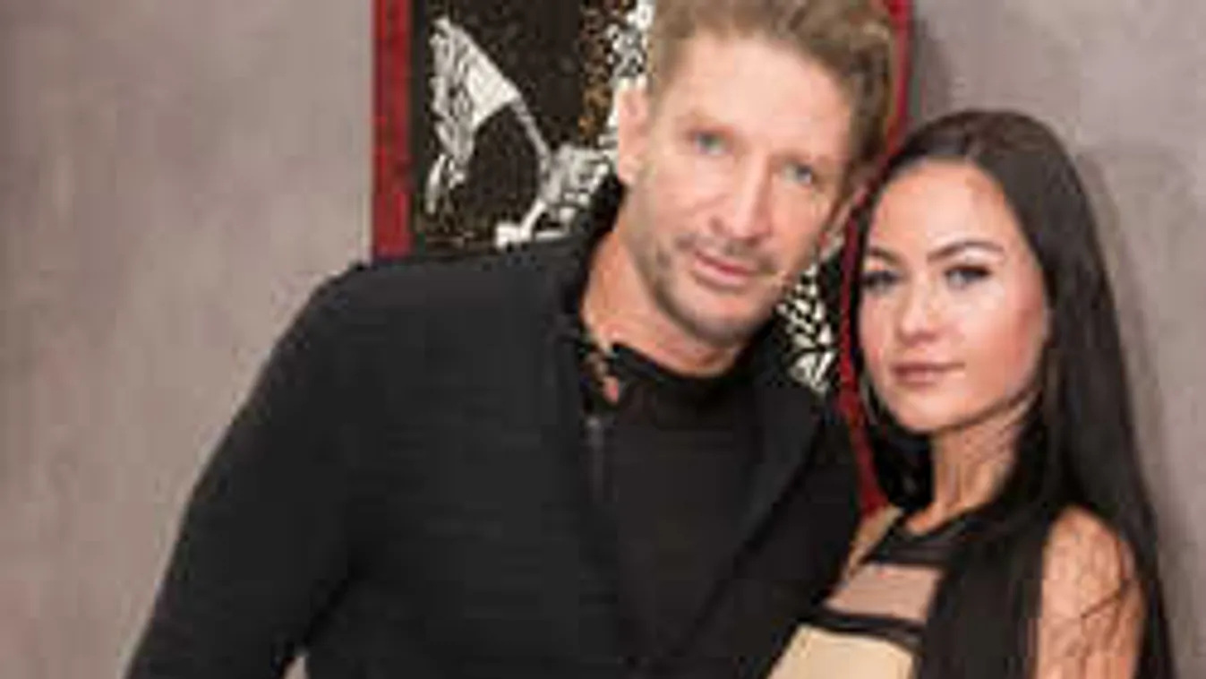 Kerek popsijával hergeli a népet Pintér Tibor fiatal szerelme