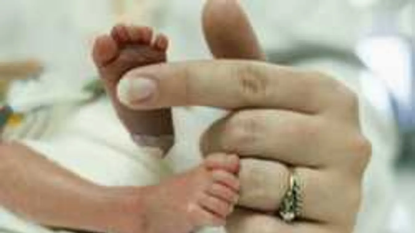 Újszülött csecsemőt hagytak a kórház inkubátorában, ez vár rá
