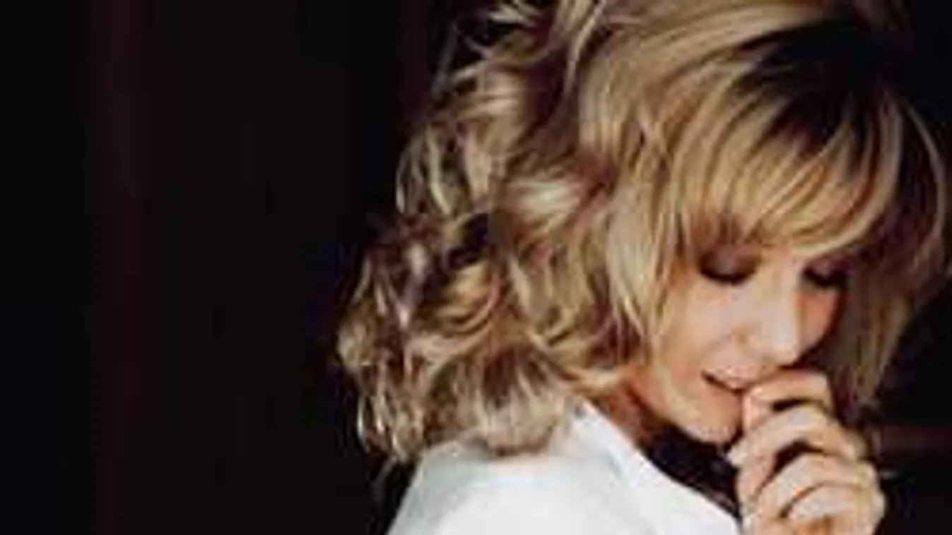 Éleződik a cicaharc, kiosztotta a TV2 műsorvezetőjét Kovács Patrícia