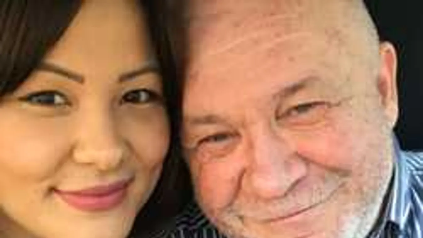 Pikáns részletek: Így él édes hármasban a TV2 sztárja