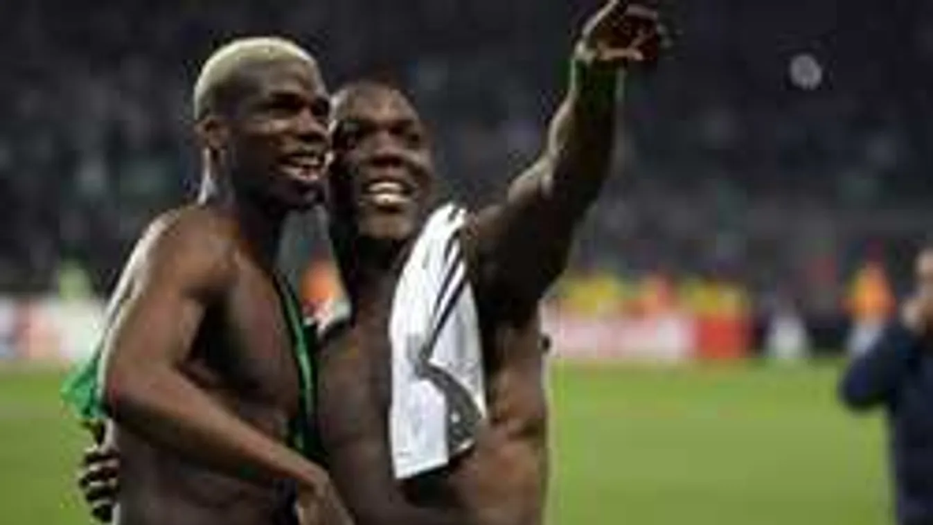 Megérkezett Budapestre a világbajnok focista testvére