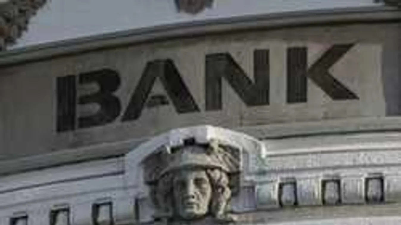 Így trükköznek a bankok, miközben nyakló nélkül vesszük fel a hitelt