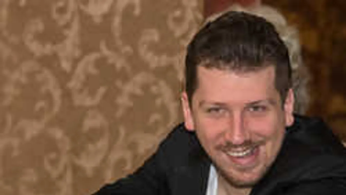 Radikális döntést hozott a magyar sztárénekes, ezen sokan meglepődnek