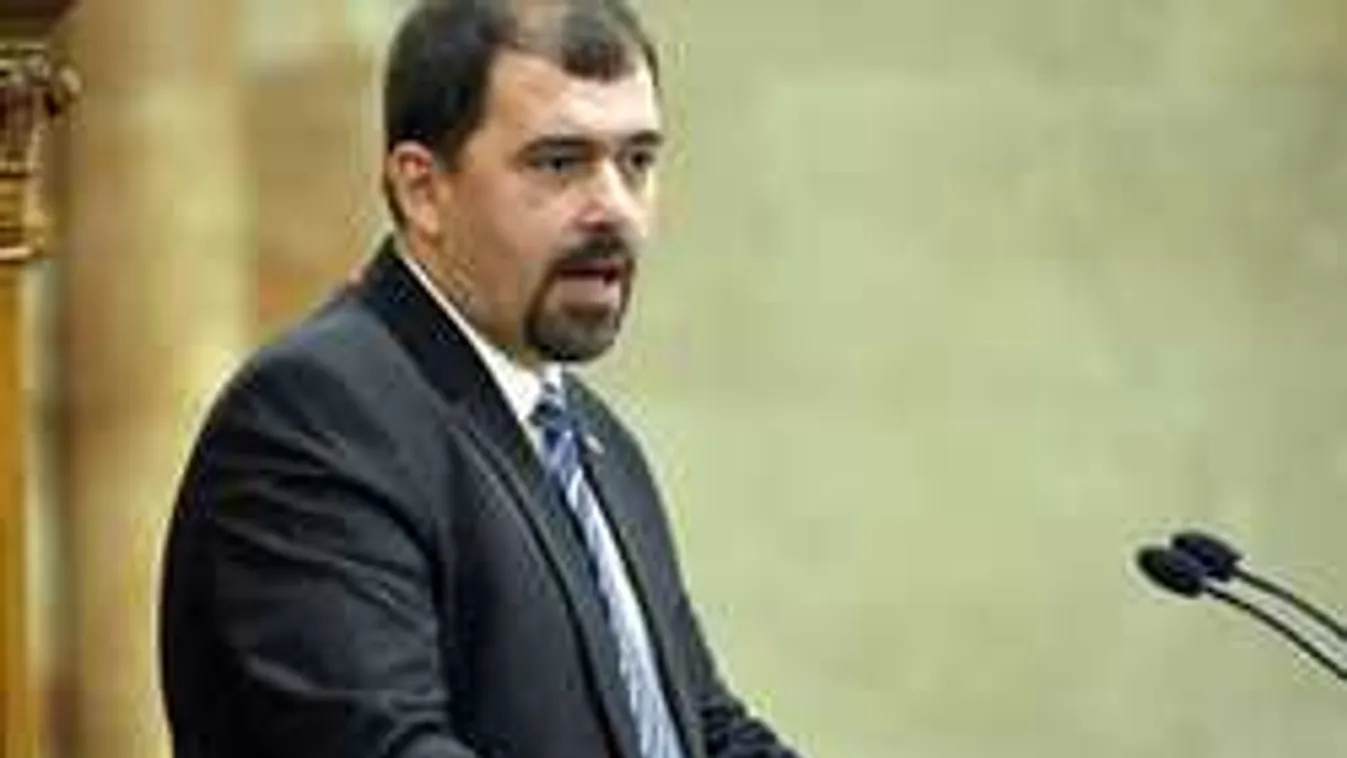 Nem mondott le mandátumáról  a zsidóveréssel dicsekvő jobbikos Szávay