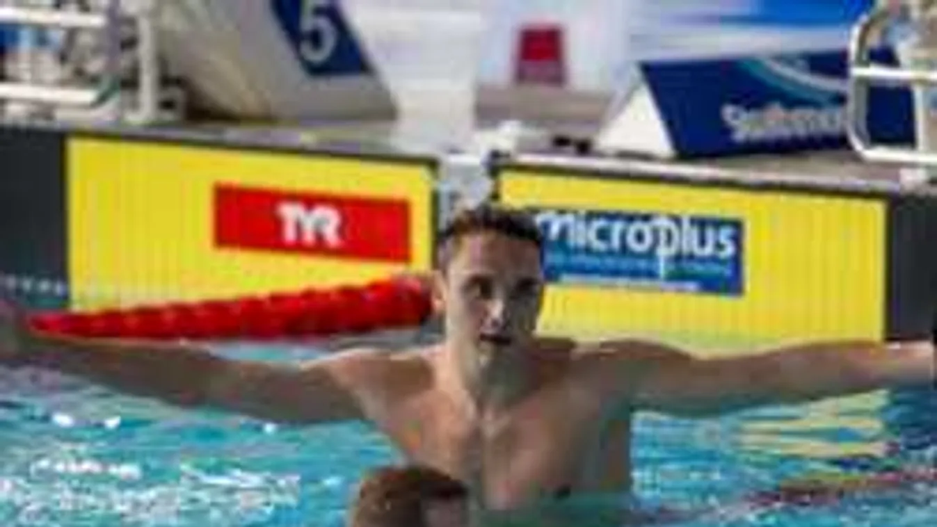 Rossz hír a lányoknak: így áll a csajozással a magyar tinisztár