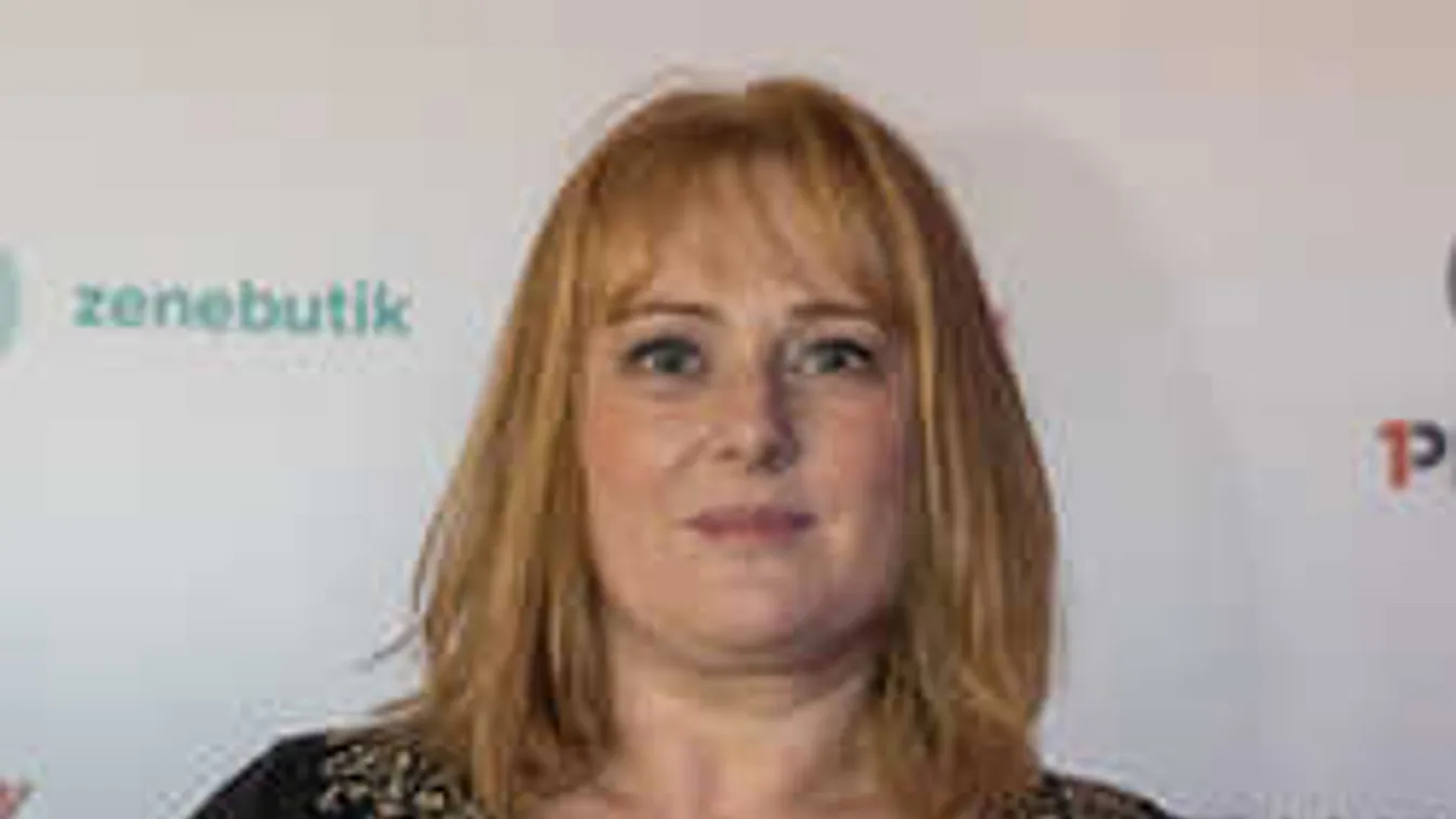 Üvöltve kergette a lányát a lakásukban Cseke Katinka