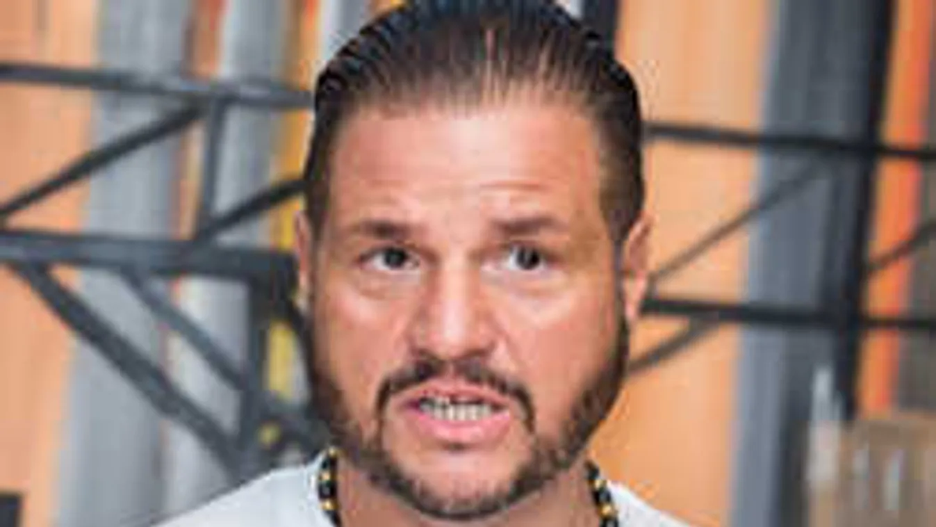 Ez nem semmi: Ezzel akarta megetetni Emilio a feleségét