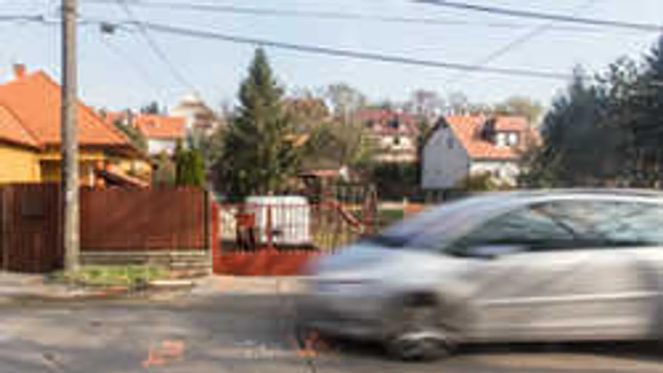 Furcsa baleset Szentendrén: saját autója ütötte el a vétlen sofőrt