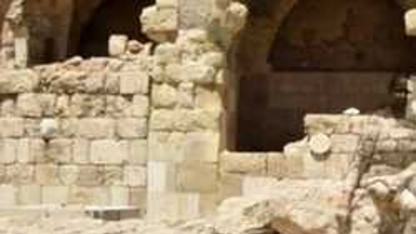 Találd meg a nőt a képen - íme november legizgalmasabb fejtörője!