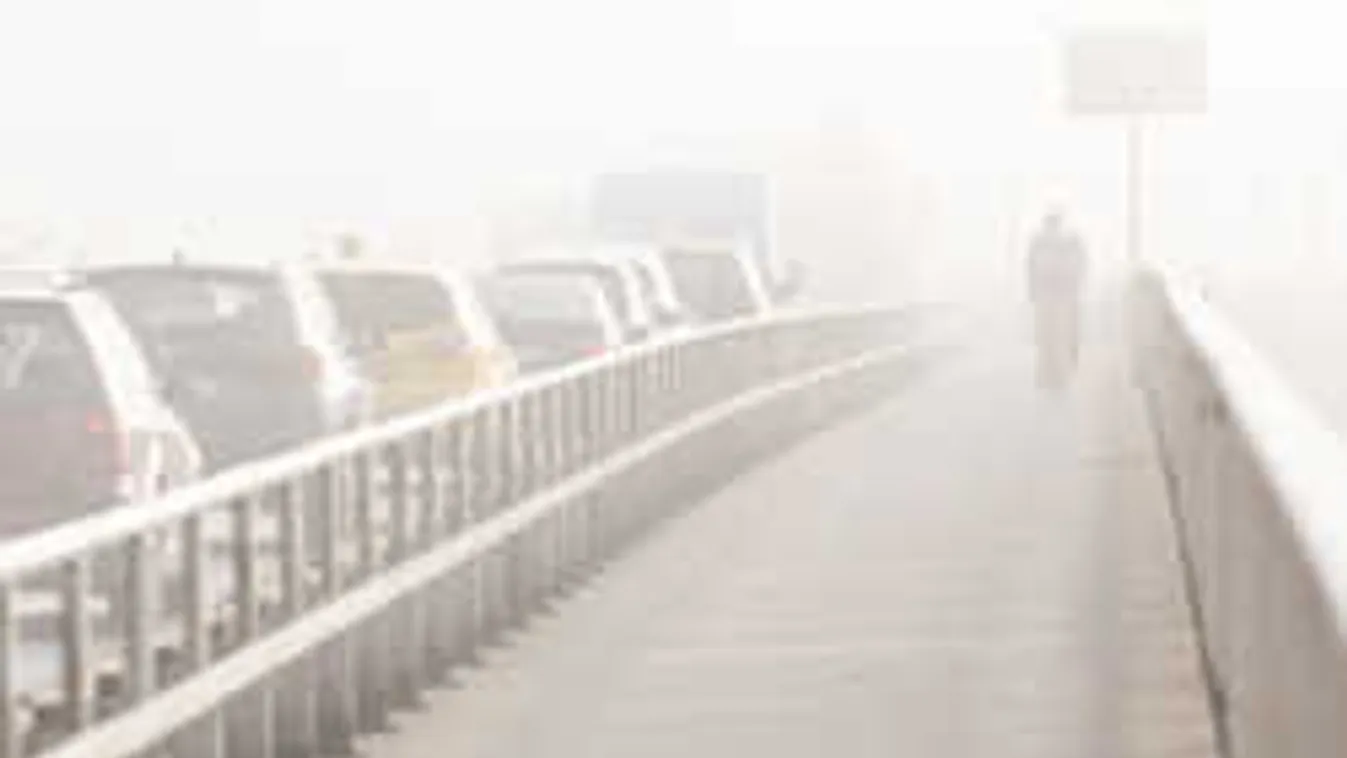 Elképesztő látvány: eddig csak apadt, most eltűnt a Duna - fotók