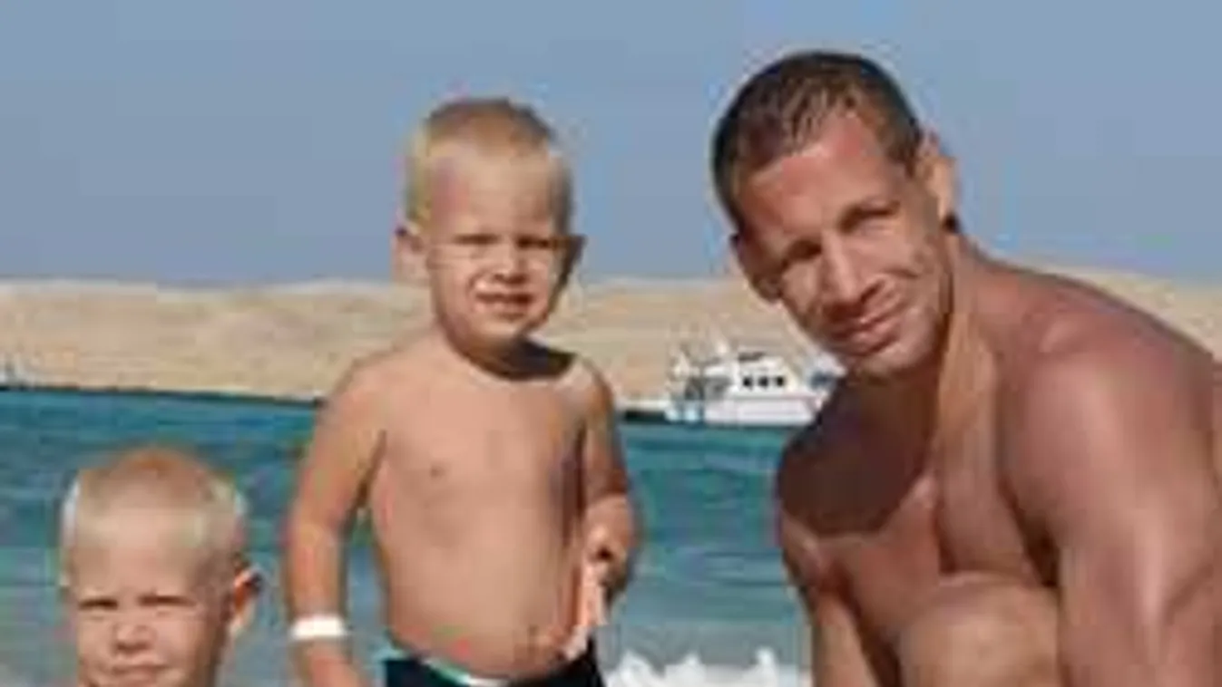 Bácsi Péter a fiait is lebirkózta