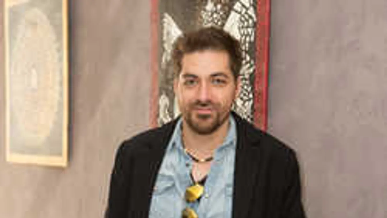 Ez elképesztő, világhírű sztár üzent a magyar énekesnek, ezt írta!