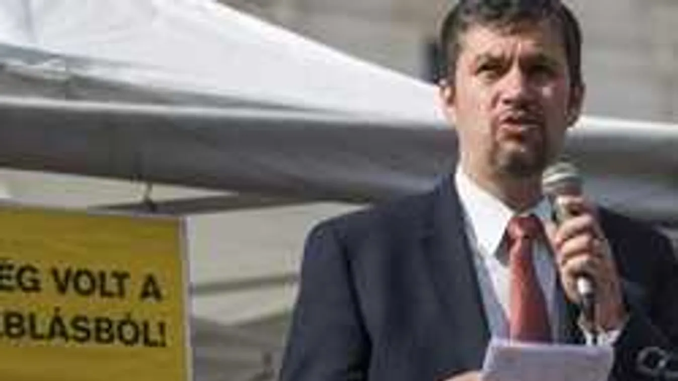 Most Hadházy volt a soros, így tette magát nevetségessé