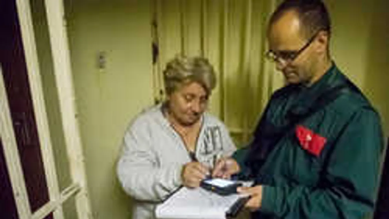 Jó hír ünnepek előtt: Előbb érkezik a családi pótlék