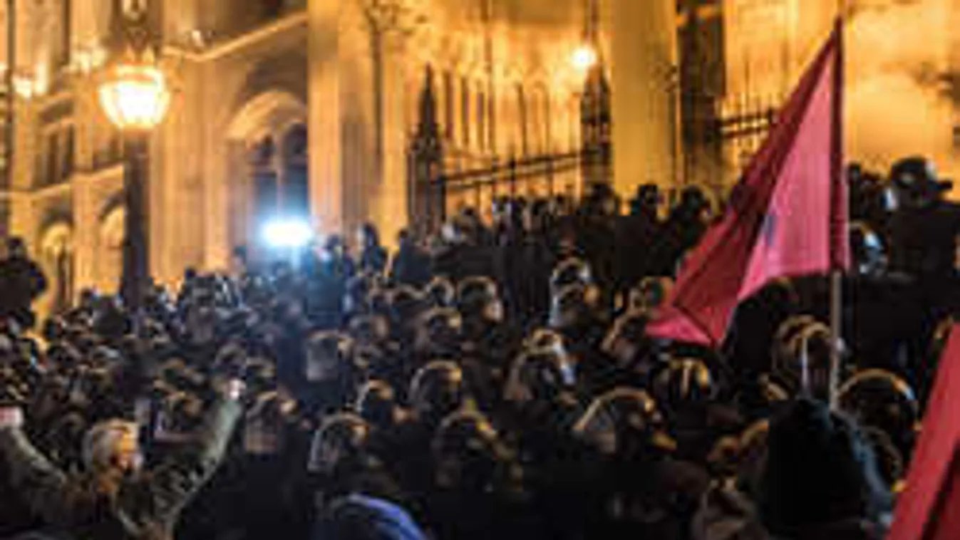 Jézust és a keresztényeket gyalázták a tüntetésen