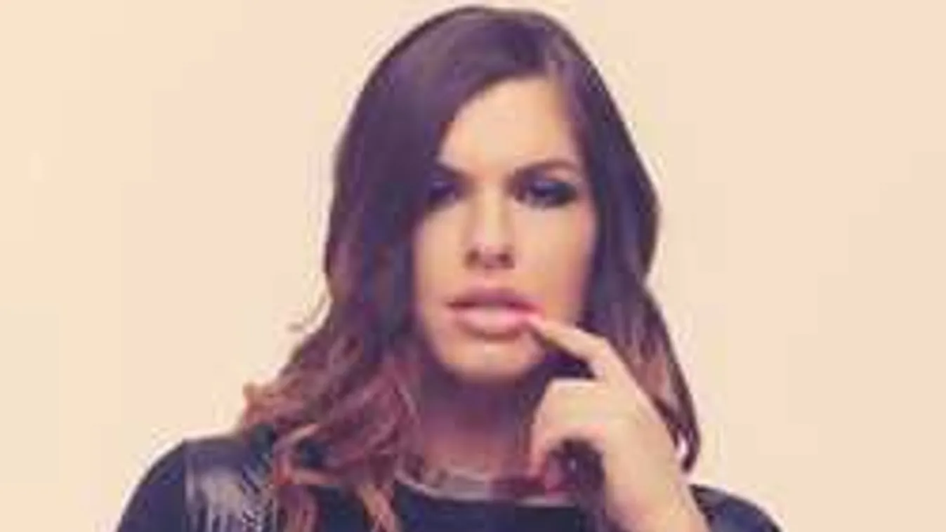 Dér Heni karácsonyfájától leesik az állad