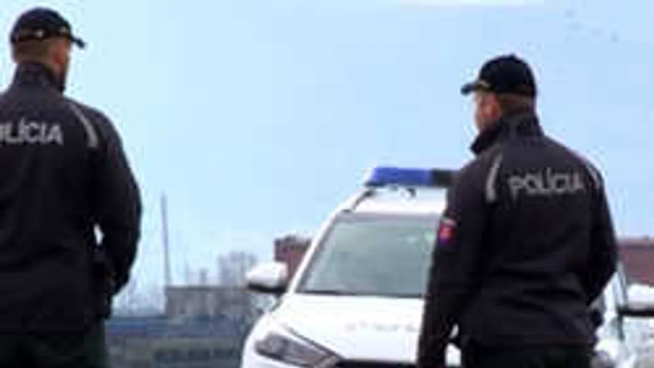 Borzalom a trencséni vízerőműnél: Hálóinges holttestre bukkantak