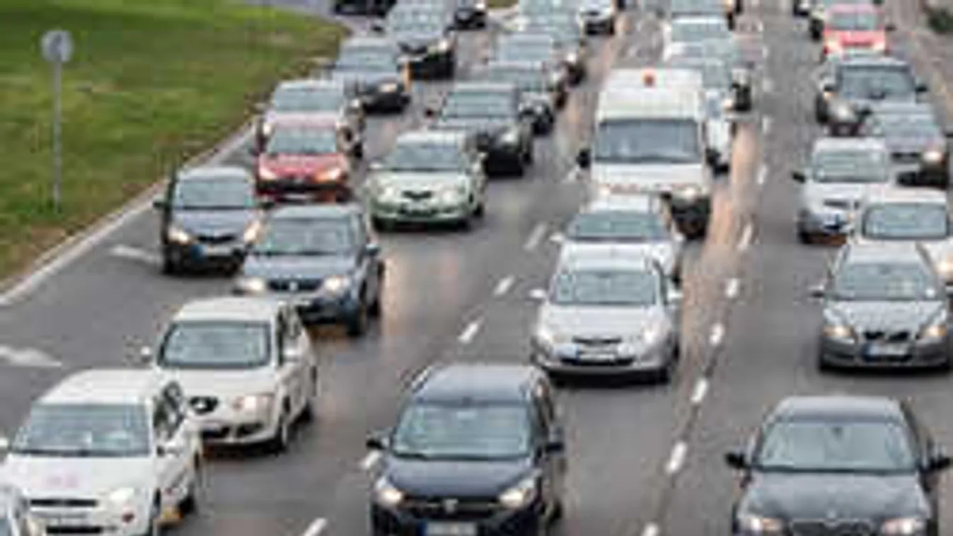 Karambol miatt két kilométeres a torlódás ezen az úton a főváros közelében