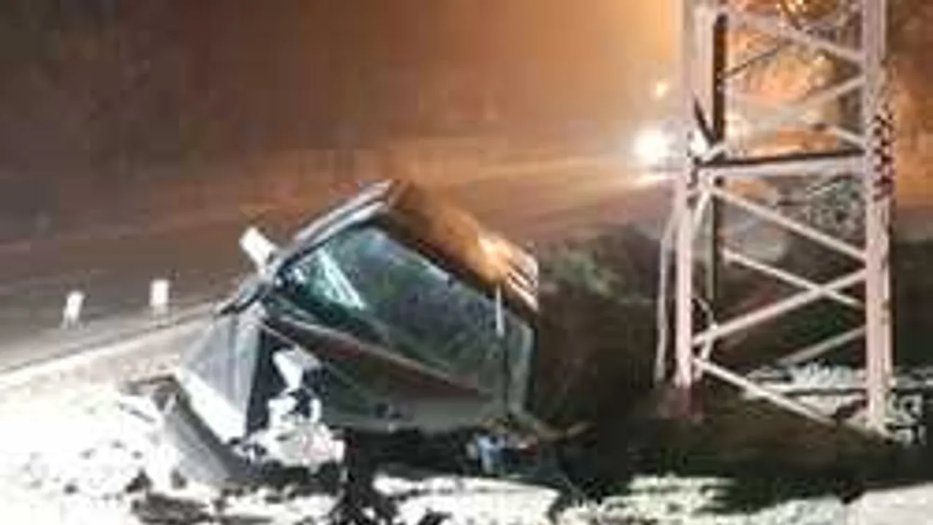 Megrázó helyszíni fotók az éjjeli balesetről: tragédia Fejér megyében