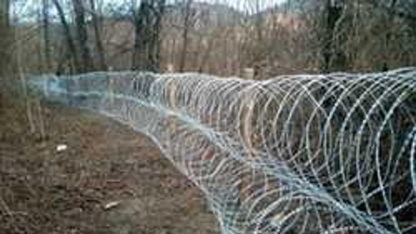 Megelégelték és kerítést építettek a határhoz az ukránok