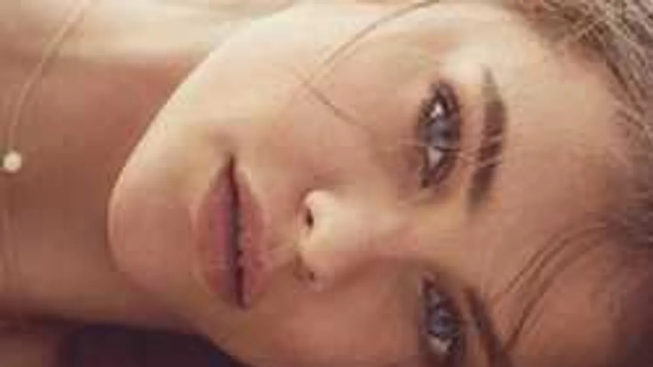 Adja az ég, hogy Palvin Barbi mikrobikinijéből divat legyen!