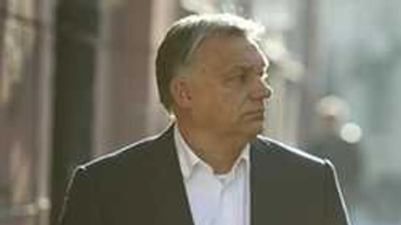 Meglepő helyszínen bukkant fel Orbán Viktor adventi koszorúja