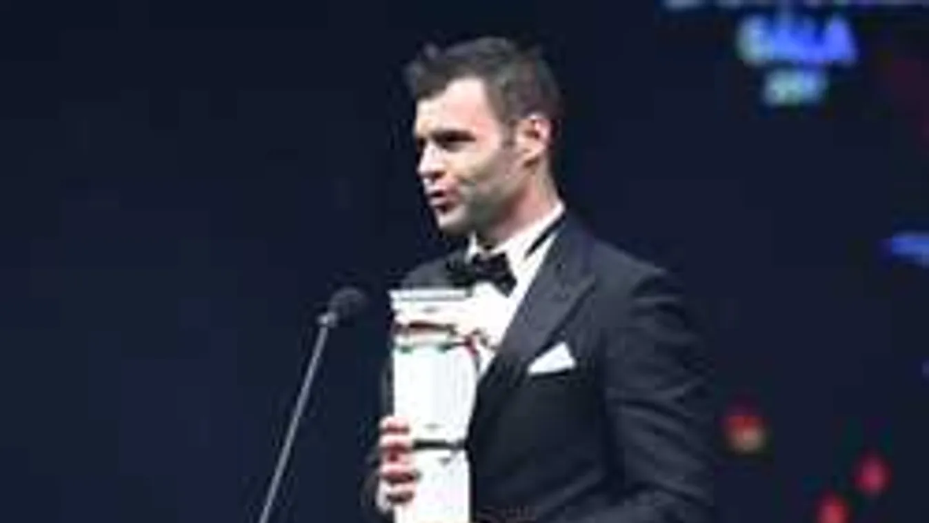 Micsoda karácsony, így ünnepel a magyar sztárcsatár