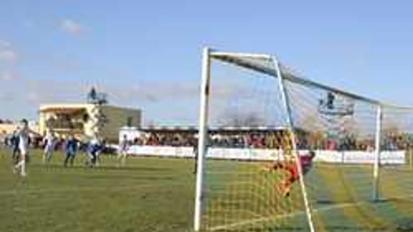 A Fradi játékosai elcsúfították a sényői népünnepélyt