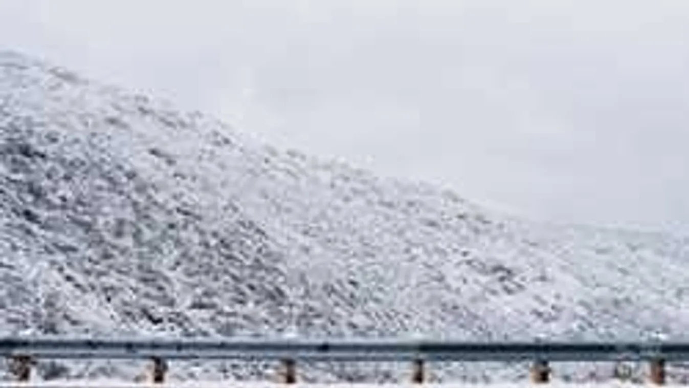 Mindkét irányba megbénult az M1-es, tömegszerencsétlenségről jött hír