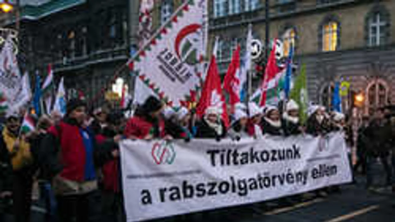 Hazugság "rabszolgatörvényről" üvöltözni