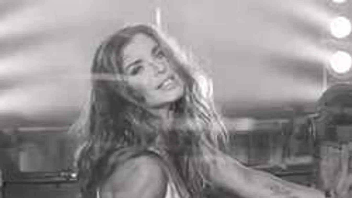 Begerjedtek a rajongók Dér Heni legújabb fotójára, nem csoda